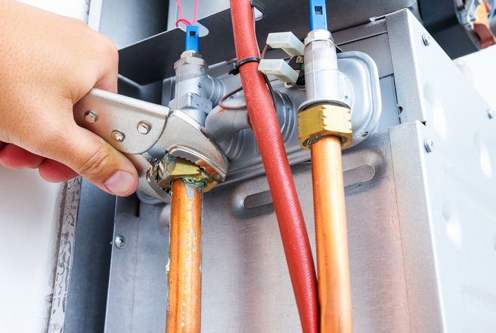 hot water heater plumbing